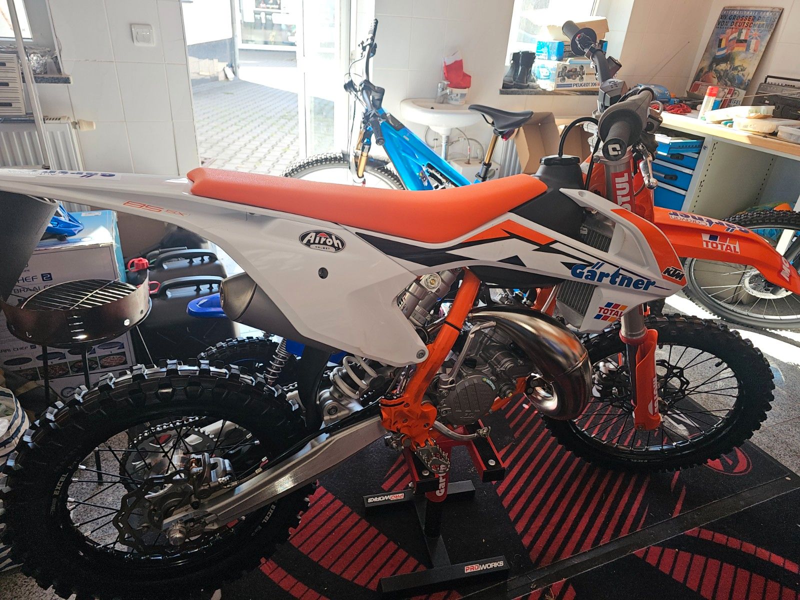 85 SX   19/16    NUR    5,7 Stunden ! ! WIE NEU