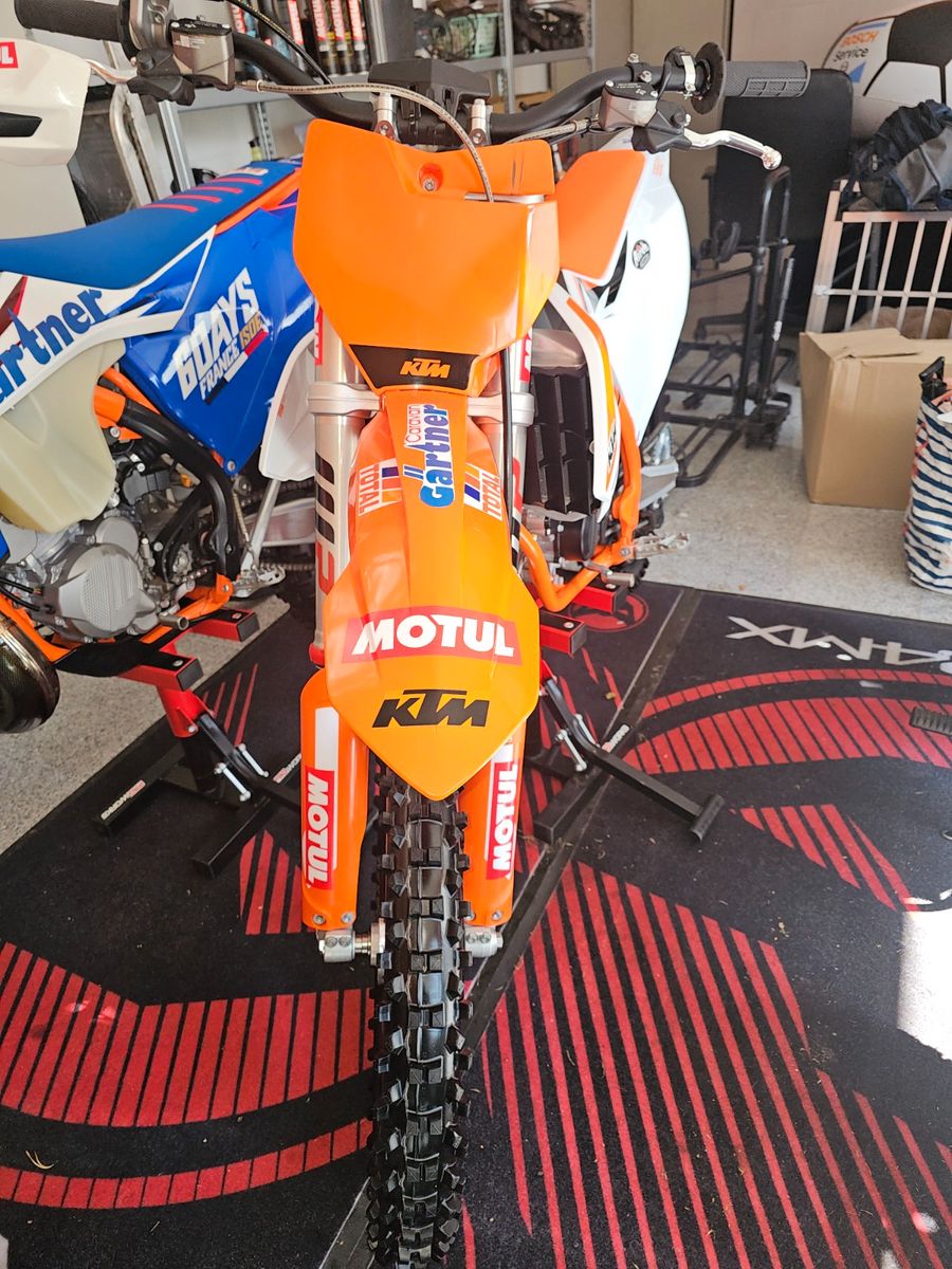85 SX   19/16    NUR    5,7 Stunden ! ! WIE NEU
