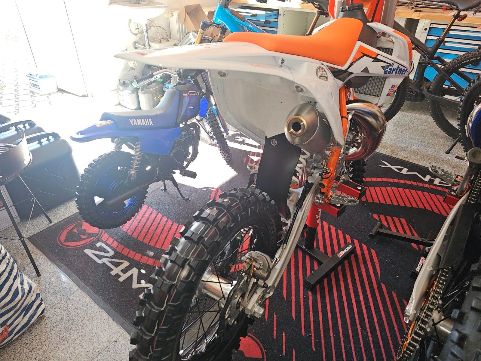 85 SX   19/16    NUR    5,7 Stunden ! ! WIE NEU