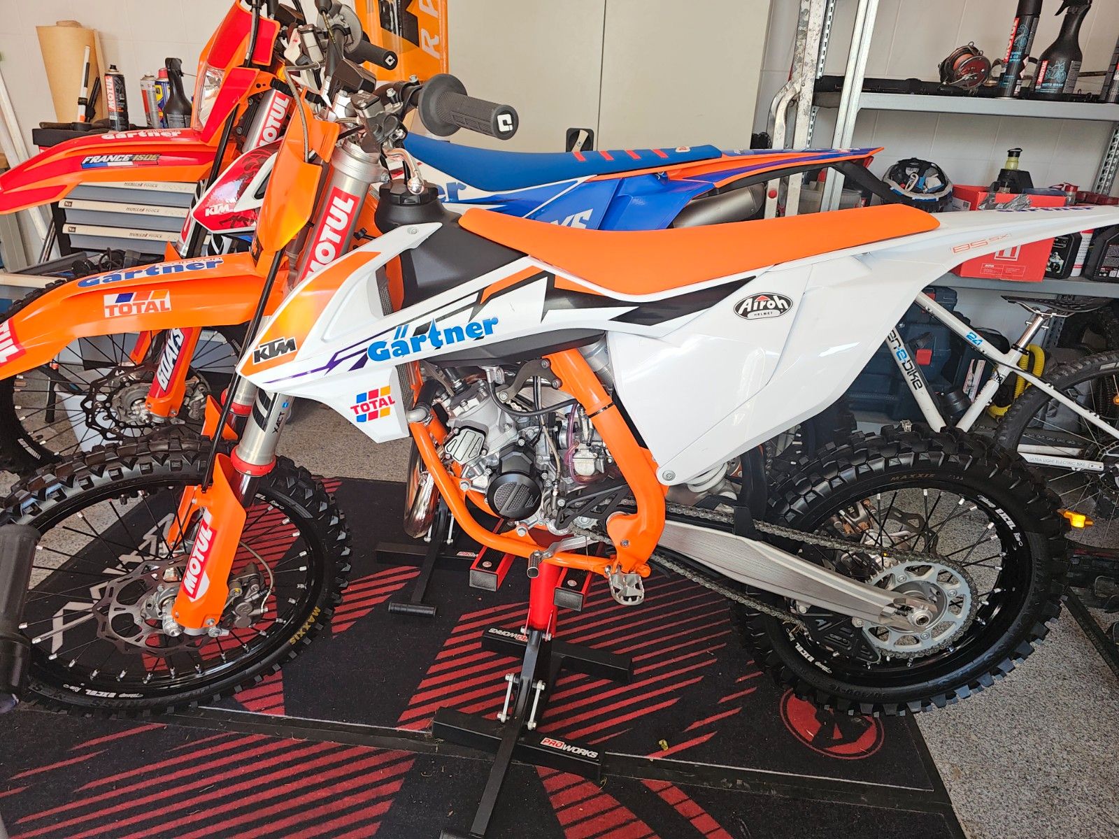 85 SX   19/16    NUR    5,7 Stunden ! ! WIE NEU