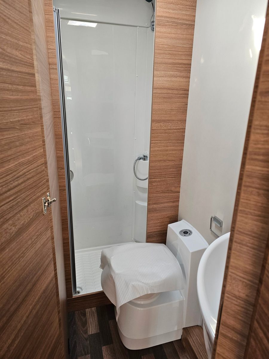 CaraSuite 650 MF,HUBBETT;TV;AHK;5PAKETE;S7;Li-BA