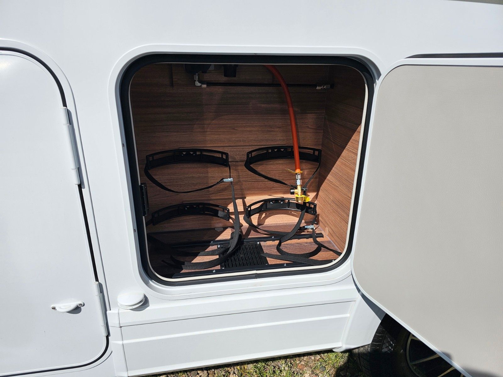 CaraSuite 650 MF,HUBBETT;TV;AHK;5PAKETE;S7;Li-BA