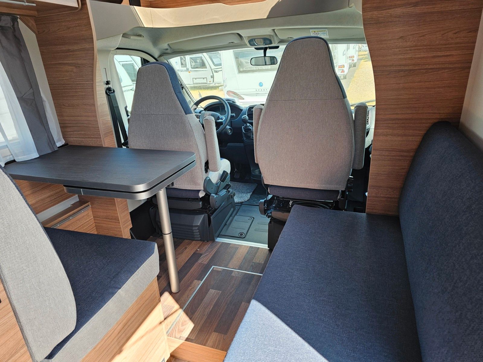 CaraSuite 650 MF,HUBBETT;TV;AHK;5PAKETE;S7;Li-BA