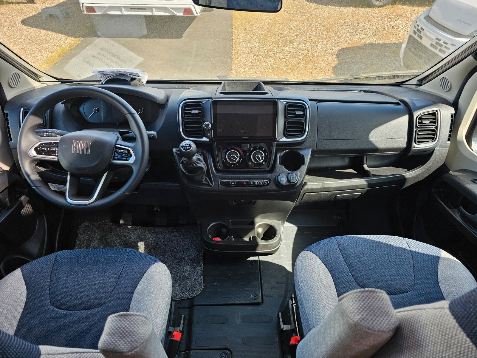 CaraSuite 650 MF,HUBBETT;TV;AHK;5PAKETE;S7;Li-BA