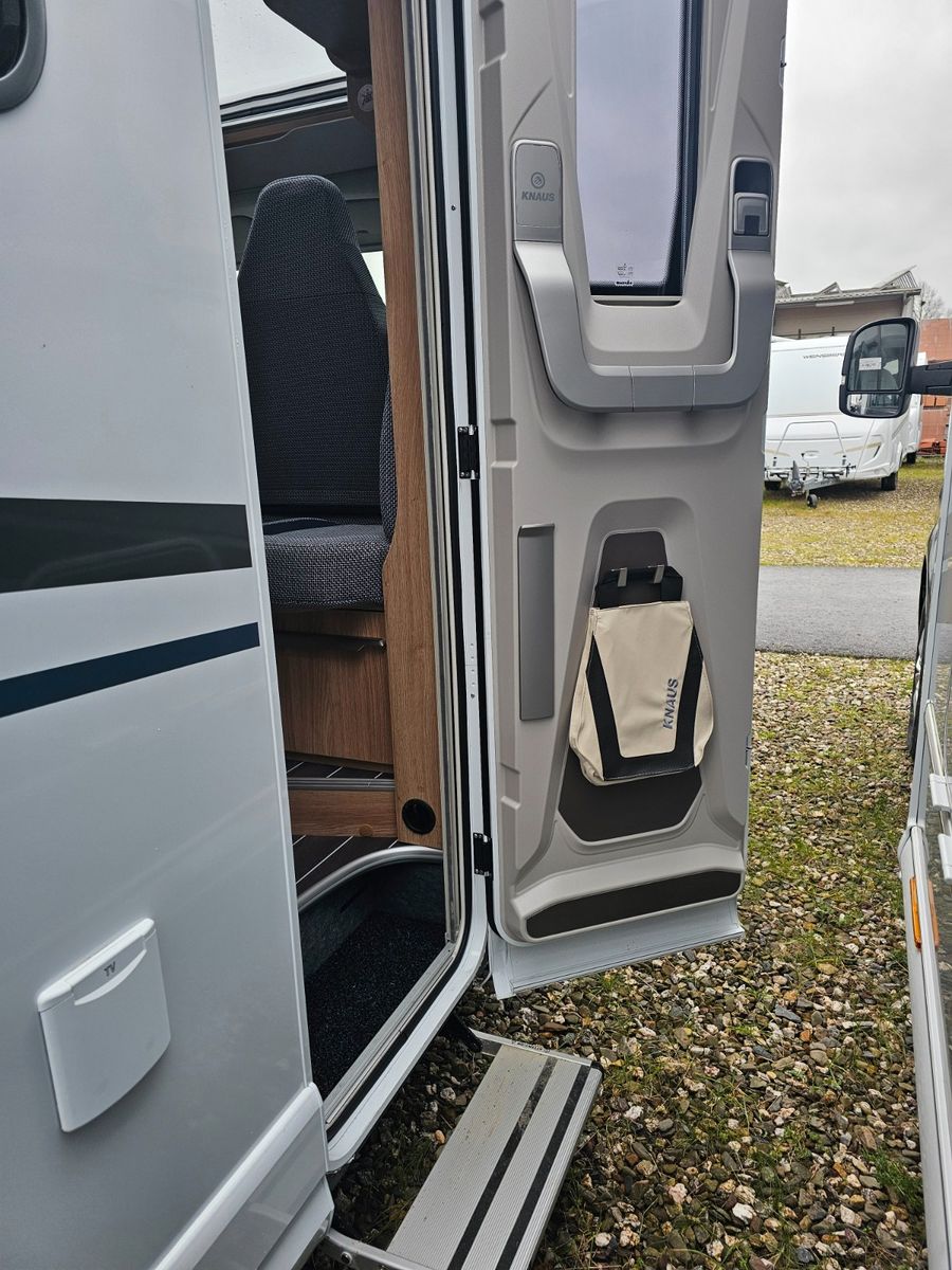 SKY TI 650 MEG AUTO;5 PAKETE;TV;S7;L-SITZ;LED-SC