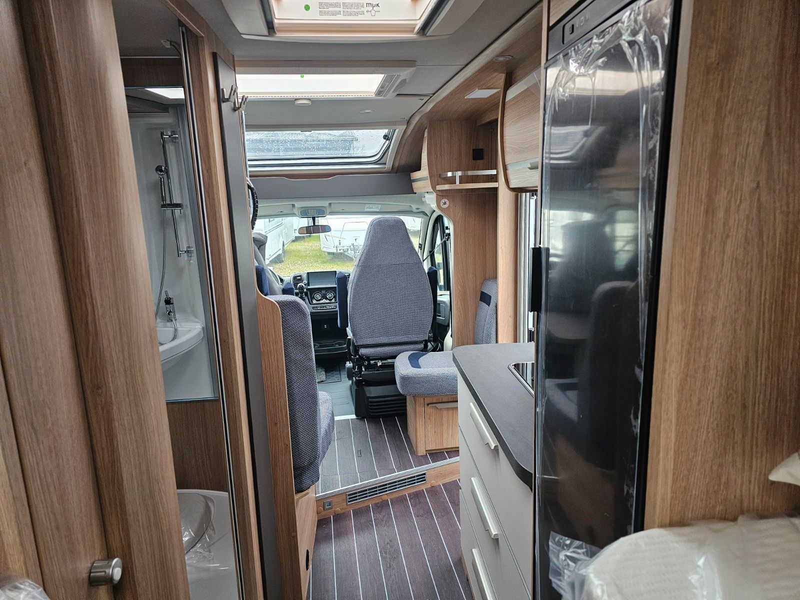 SKY TI 650 MEG AUTO;5 PAKETE;TV;S7;L-SITZ;LED-SC